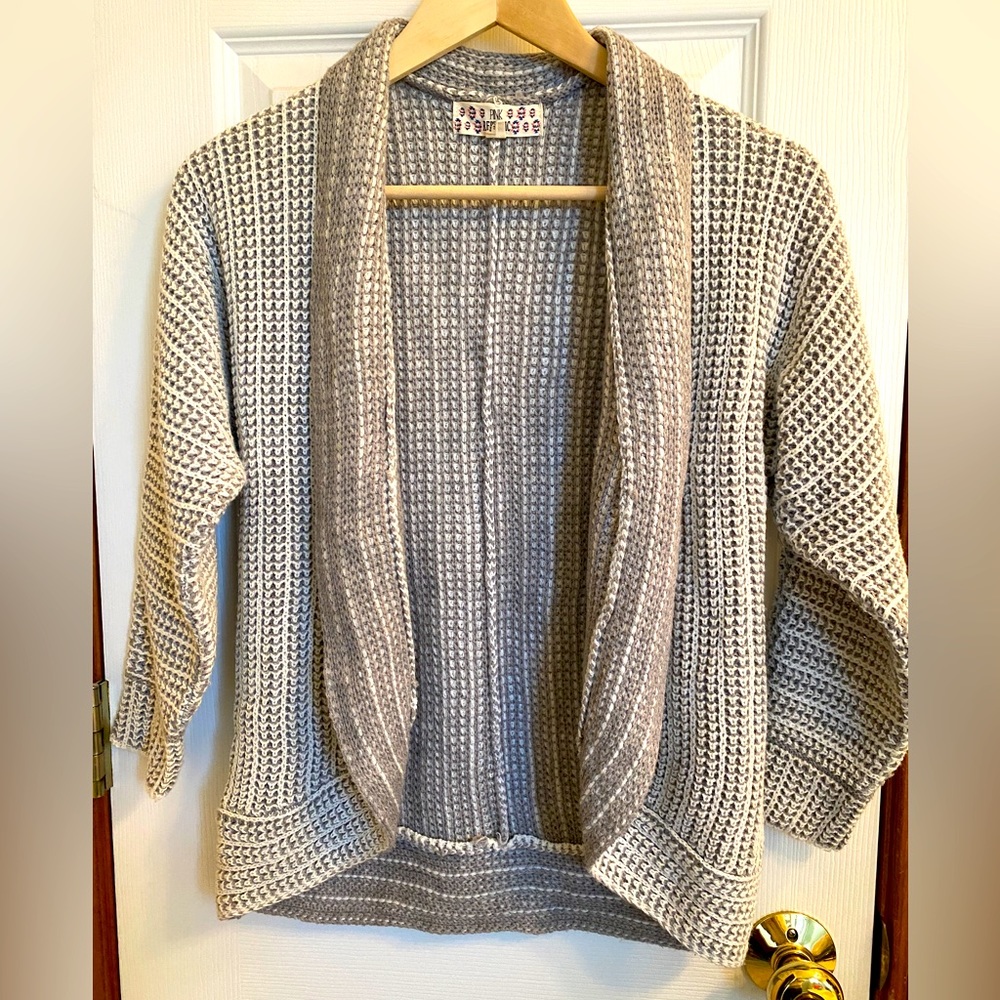 Pink Republic Girls size M (10/12) Gray and White knit cardigan